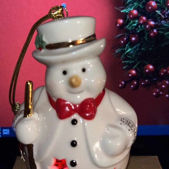 LENOX Color changing lit Snowman Ornament Only at Macy’s 3.375 inches - New - Picture 6 of 14